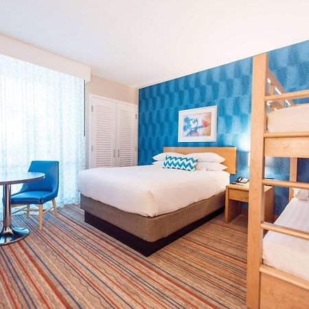 Howard Johnson By Wyndham Anaheim Hotel & Water Playground Extérieur photo