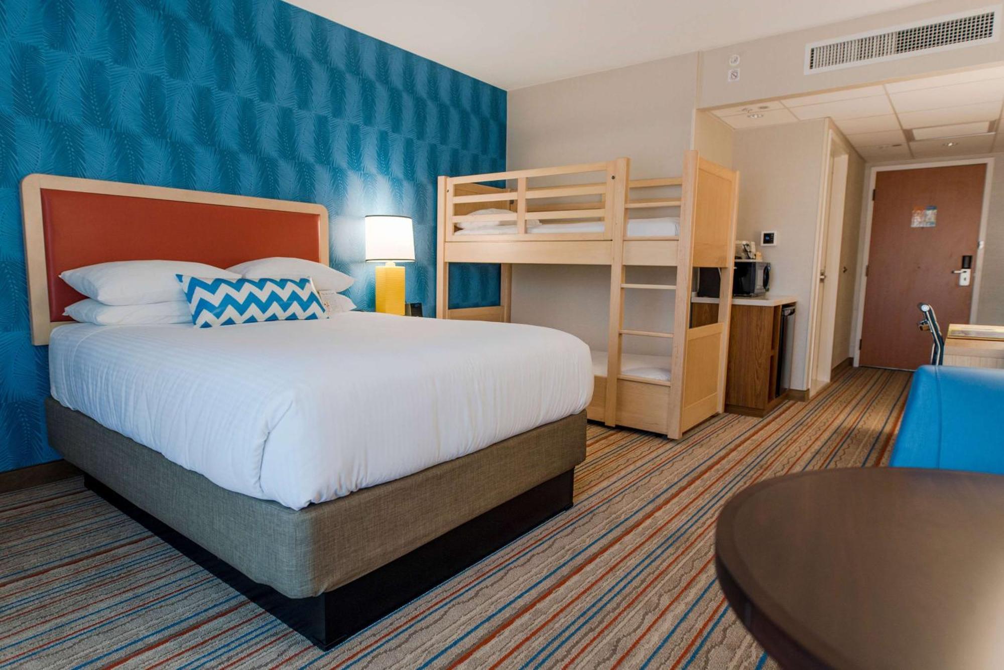 Howard Johnson By Wyndham Anaheim Hotel & Water Playground Extérieur photo